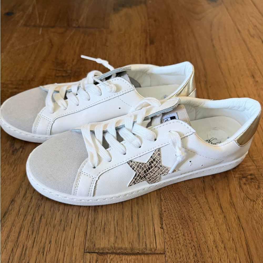 Women’s Vintage Havana Sneakers with Snake Grey/Multi Star Accent